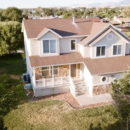 Family Retreat Near Slc Airport 6 Bedroom 3 Bath